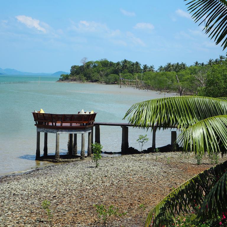 The Blue Sky Resort @ Ranong Esterno foto