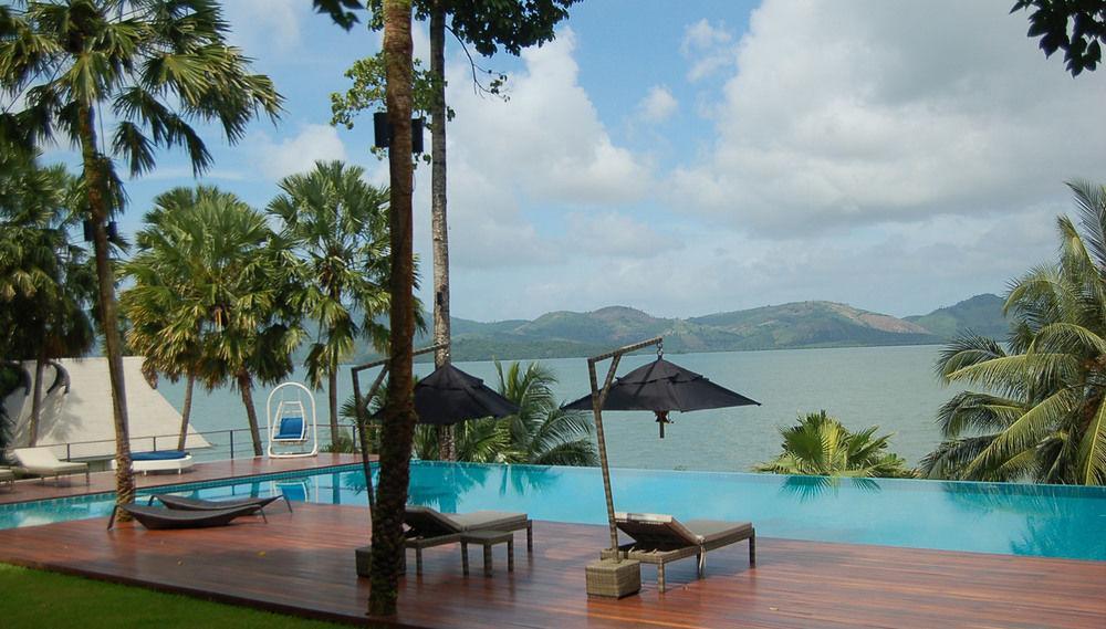 The Blue Sky Resort @ Ranong Esterno foto