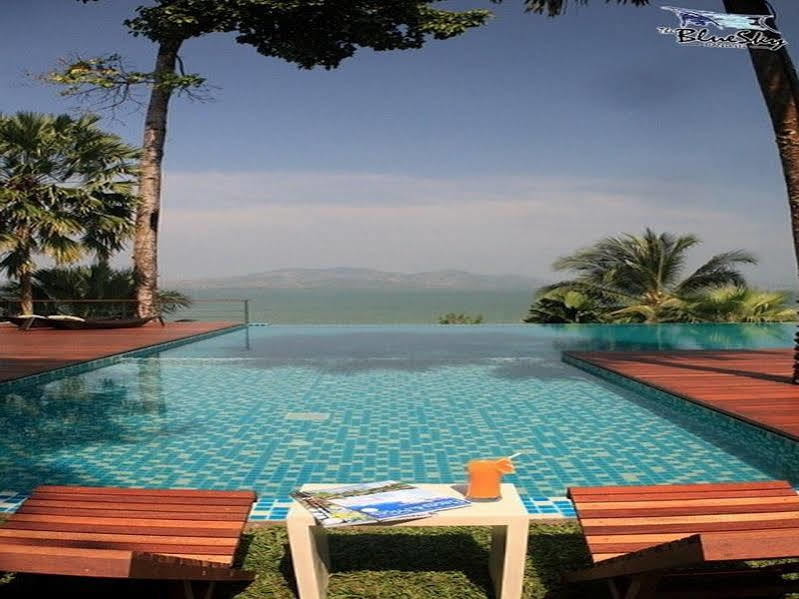The Blue Sky Resort @ Ranong Esterno foto